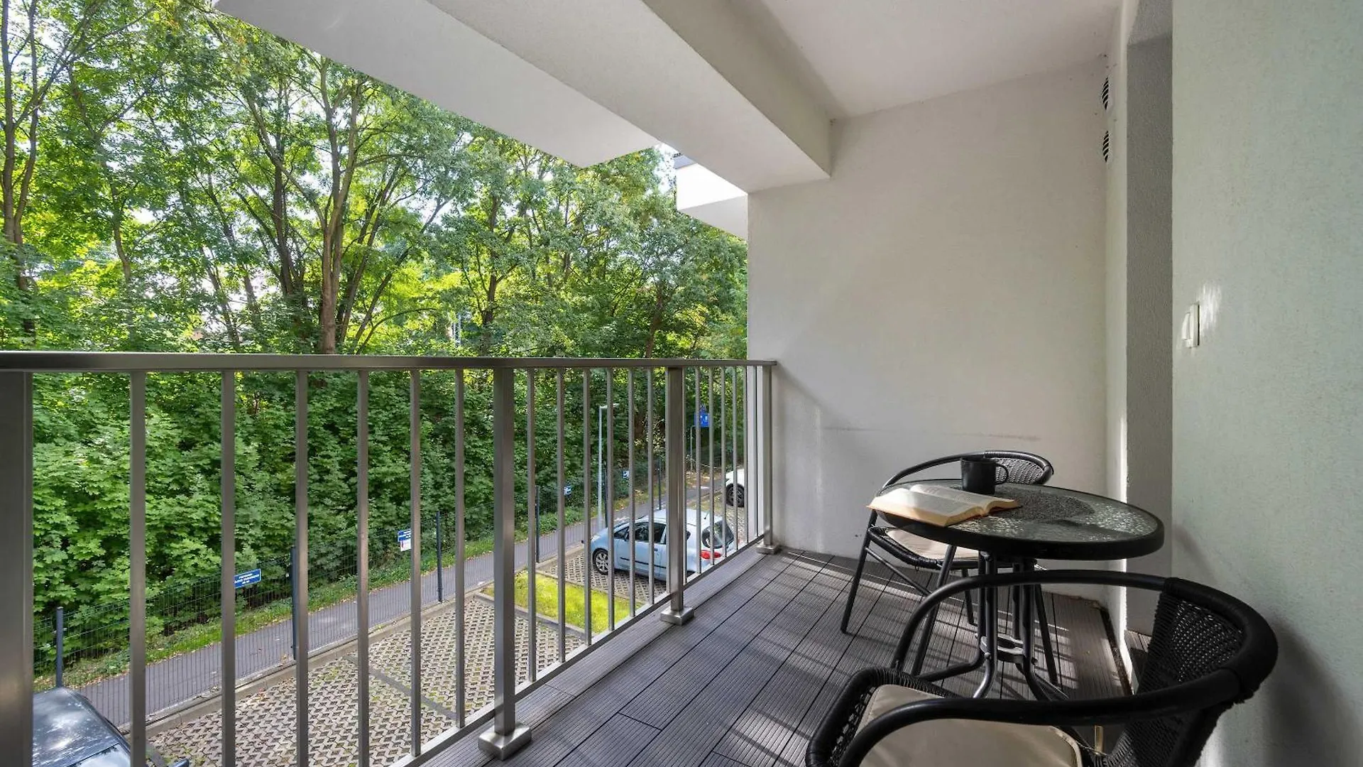 Elegancki Apartament Z Parkingiem I Umeblowanym Balkonem We Wroclawiu By Noclegi Renters Poland